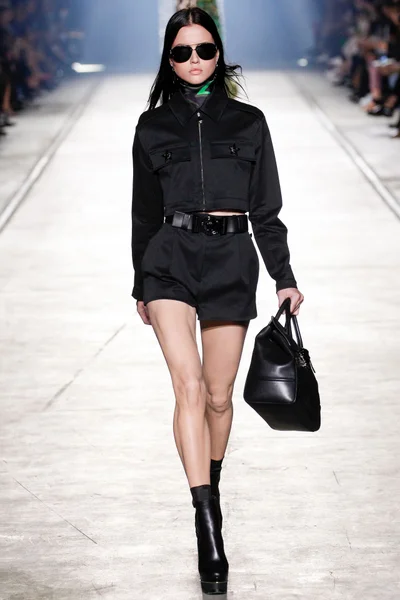 Look 30